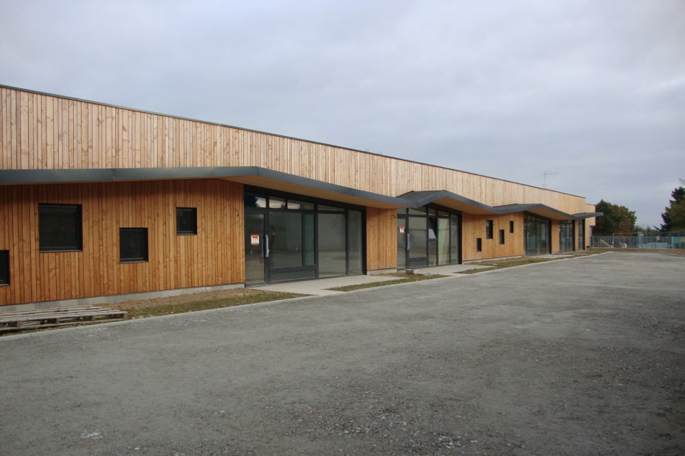 facade-vitree-vitrage-aluminium-chassis-fixe-sur-mesure-snalugo-cholet-france-realisations-fabricant-poseur-etudes-architecture-menuiserie-