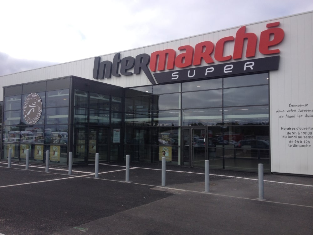 facade-vitree-vitrage-aluminium-chassis-fixe-sur-mesure-snalugo-cholet-france-realisations-fabricant-poseur-etudes-architecture-menuiserie-