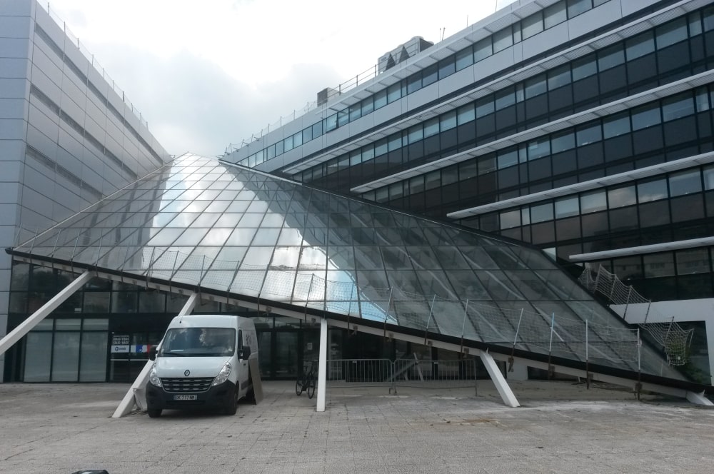 facade-vitree-vitrage-aluminium-chassis-fixe-sur-mesure-snalugo-cholet-france-realisations-fabricant-poseur-etudes-architecture-menuiserie-