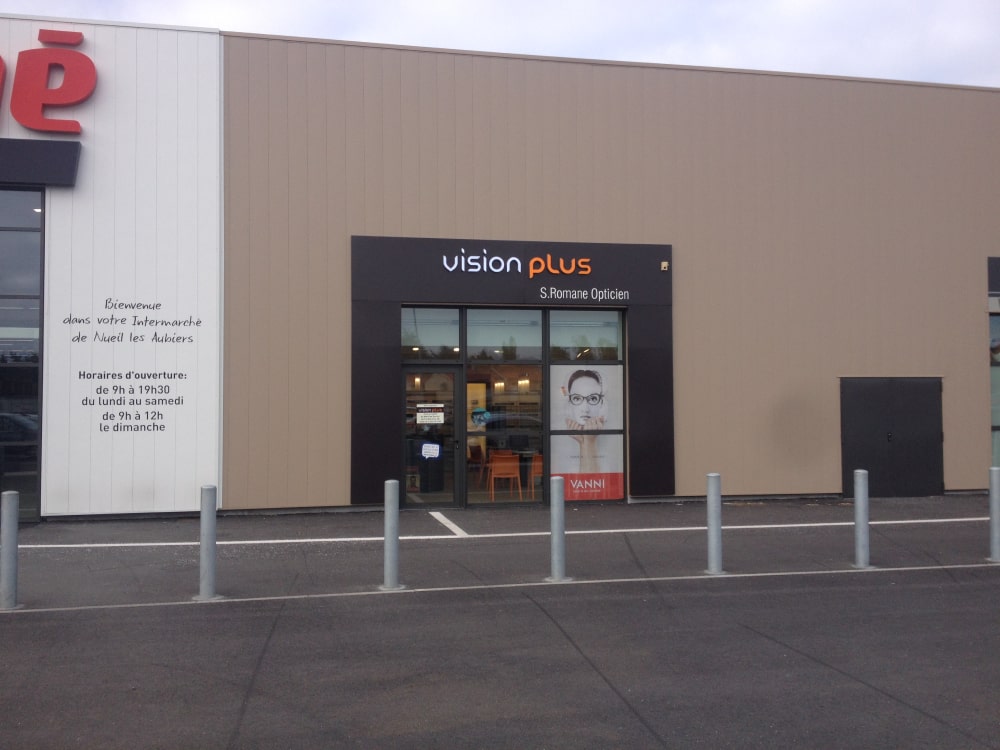 facade-vitree-vitrage-aluminium-chassis-fixe-sur-mesure-snalugo-cholet-france-realisations-fabricant-poseur-etudes-architecture-menuiserie-