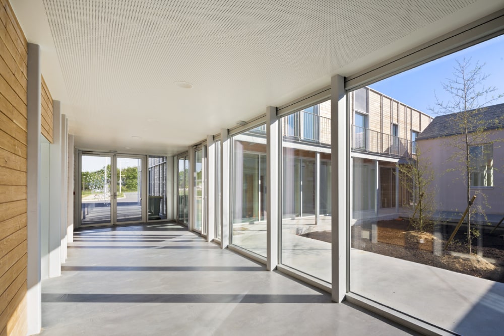 facade-vitree-vitrage-aluminium-chassis-fixe-sur-mesure-snalugo-cholet-france-realisations-fabricant-poseur-etudes-architecture-menuiserie-
