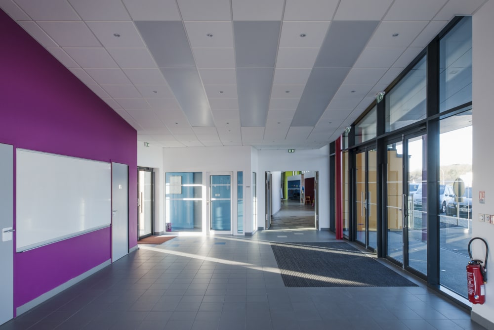 facade-vitree-vitrage-aluminium-chassis-fixe-sur-mesure-snalugo-cholet-france-realisations-fabricant-poseur-etudes-architecture-menuiserie-