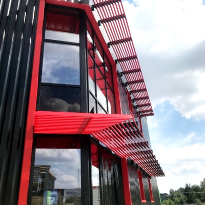 facade-vitree-vitrage-aluminium-chassis-fixe-sur-mesure-snalugo-cholet-france-realisations-fabricant-poseur-etudes-architecture-menuiserie-