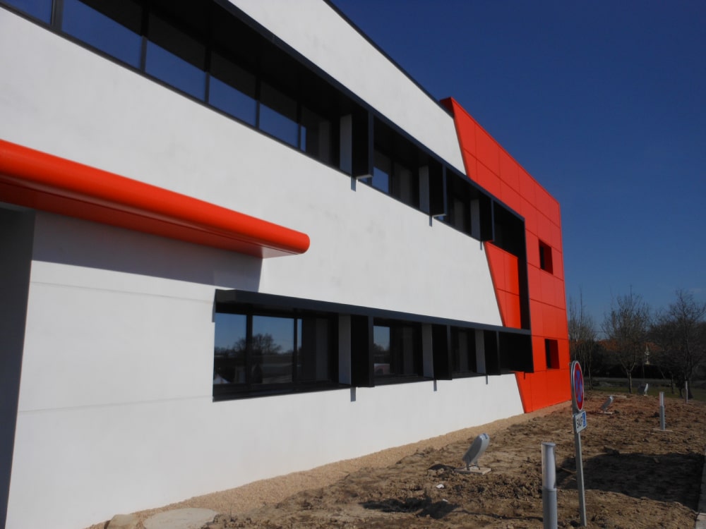 facade-vitree-vitrage-aluminium-chassis-fixe-sur-mesure-snalugo-cholet-france-realisations-fabricant-poseur-etudes-architecture-menuiserie-