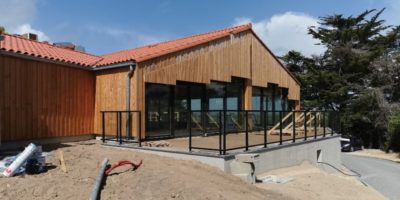 restructuration-village-vacances-barbatre mur-rideau-garde-corps-piscine-logement-menuiserie-exterieures-aluminium